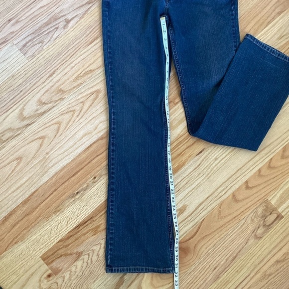 Levis Womens Jeans Sz 8 Tall SF Blue Low Rise Boot Cut Stretch Medium Wash Denim - Picture 8 of 9